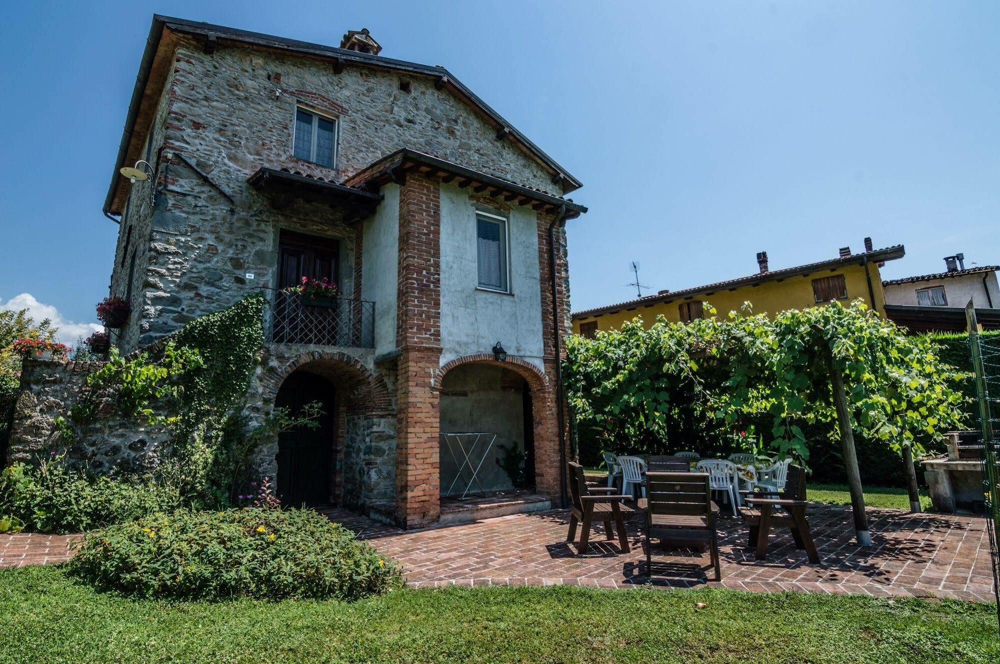 Agriturismo Chioi Барга Экстерьер фото
